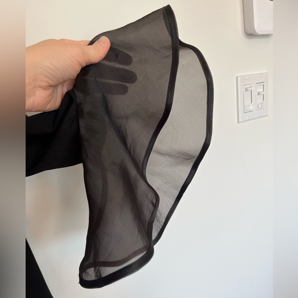 Essential Milano Black off the shoulder top Sheer Flare Sleeves size medium - Picture 4 of 6